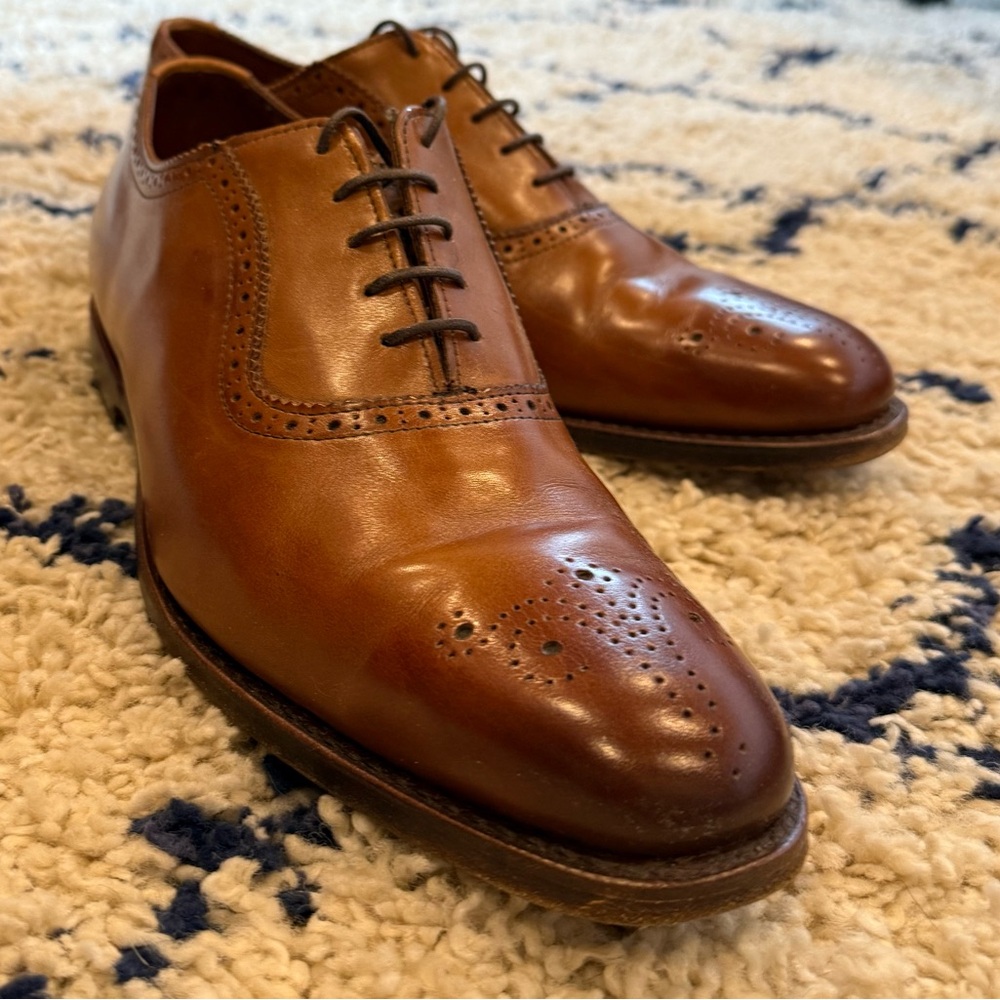Allen Edmonds Brown Leather Oxford Shoes with Broguing - Picture 7 of 7